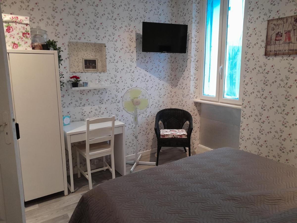 Bed and Breakfast Sur La Bonnefooi Prades-sur-Vernazobre Esterno foto